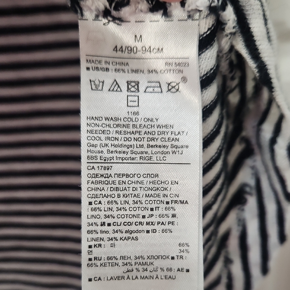 Banana Republic Striped V-Neck Tee in Black and White - Picture 3 of 6